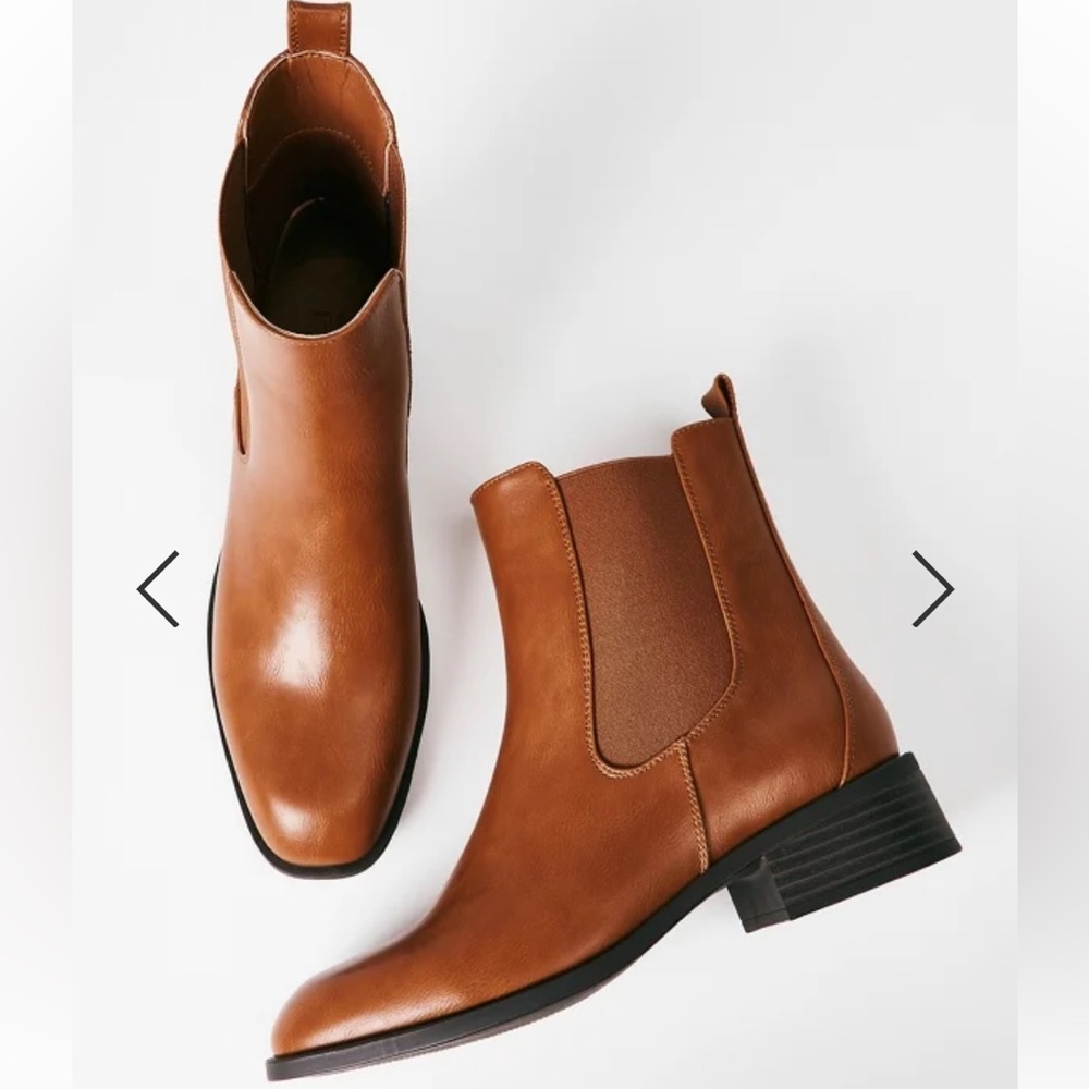 Brand new brown boots